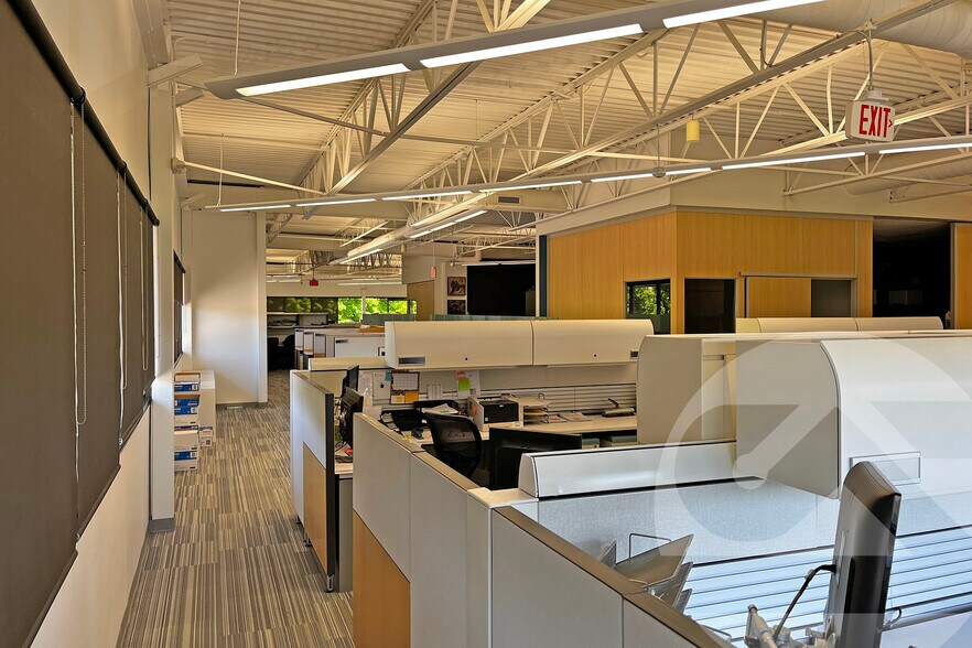 More Photos Of 2655 E Oakley Park Rd, Commerce Township Office For Sale