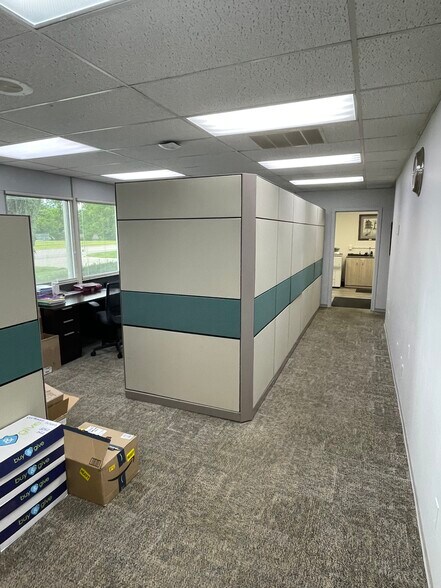 More Photos Of 4001 Old Salem Rd, Englewood Office For Sale