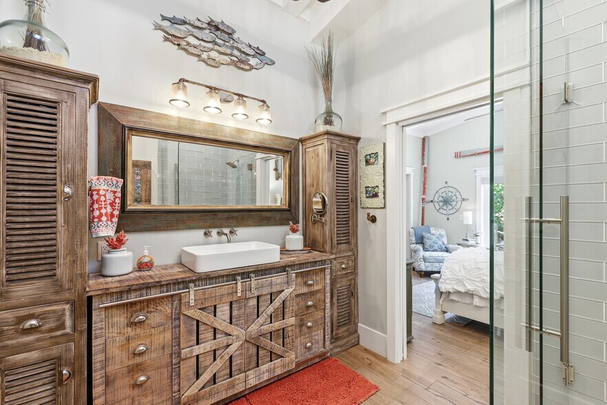 More Photos Of 840 Myrtle Ter, Naples Freestanding For Sale