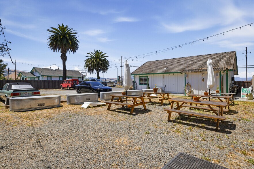 More Photos Of 15 Fremont Dr, Sonoma Freestanding For Sale