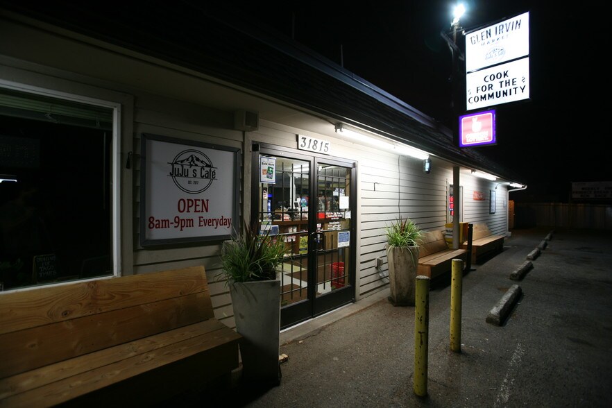 More Photos Of 31815 E Historic Columbia RI Hwy, Troutdale Convenience Store For Sale