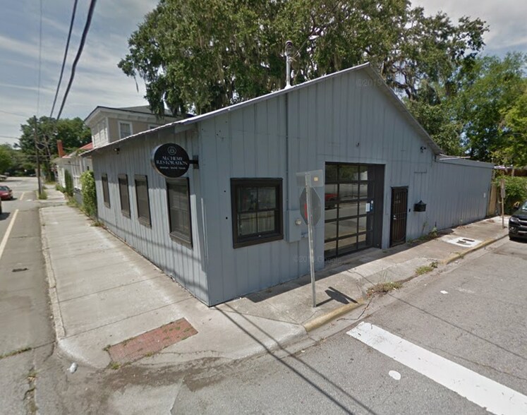 Primary Photo Of 25 E Maupas Ave, Savannah General Retail For Lease