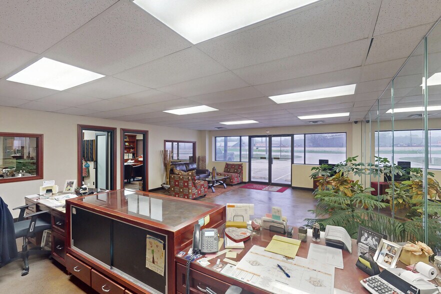 More Photos Of 21262 US Highway 59, New Caney Manufacturing For Sale