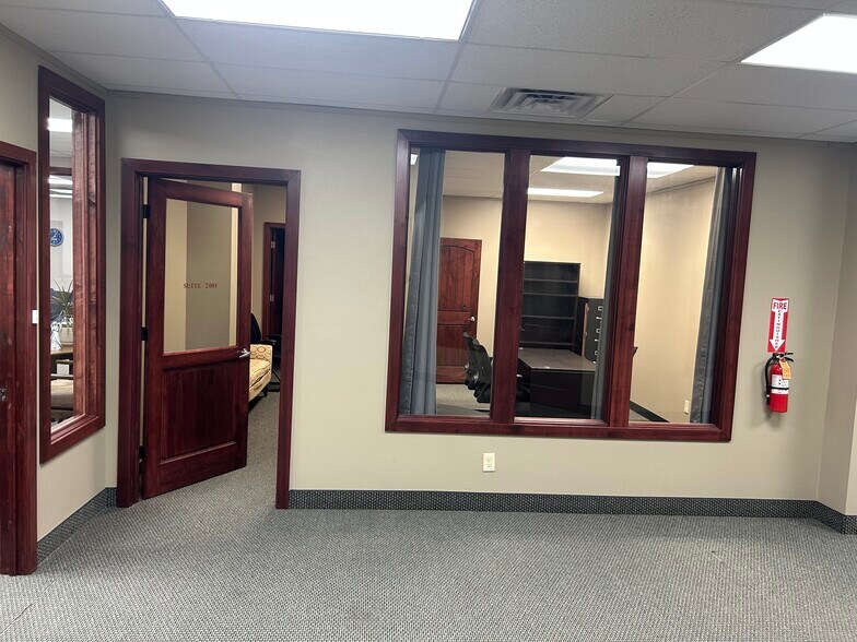More Photos Of 1930 E 20th Pl, Scottsbluff Medical For Lease
