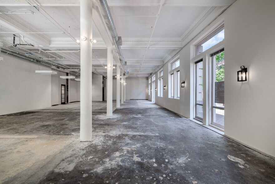 More Photos Of 917 Franklin St, Houston Office For Lease