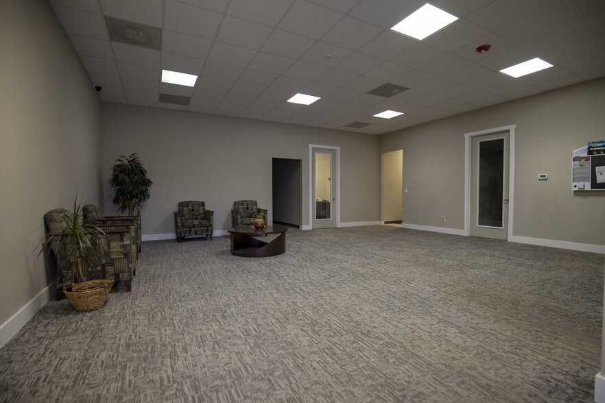 More Photos Of 5641 N Washington St, Denver Manufacturing For Lease