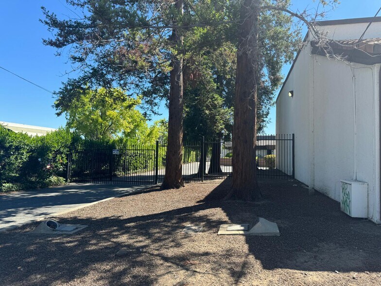 More Photos Of 1868-1872 Stone Ave, San Jose Manufacturing For Lease