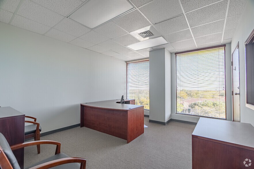 More Photos Of 8751 W Broward Blvd, Plantation Office For Sale