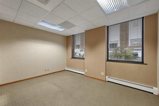 More Photos Of 414 E Walnut St, Green Bay Office For Sale