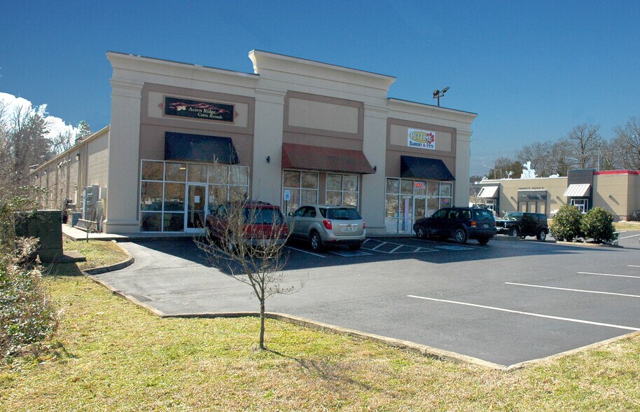 1235 Dolly Parton Pky, Sevierville, TN 37862 Retail