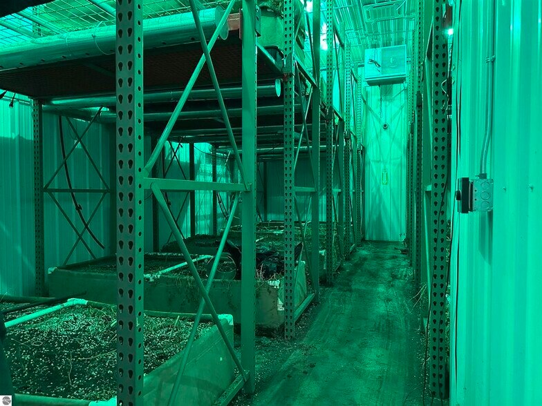 More Photos Of 404 S Park Dr, Kalkaska Warehouse For Sale