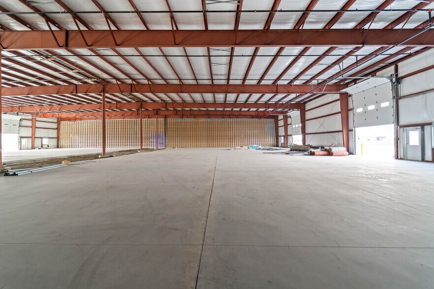 More Photos Of 1811 Rich Olive St, Story City Warehouse For Lease