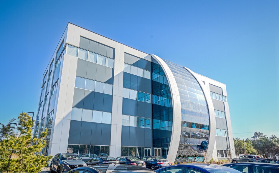 More Photos Of 1999 Cedarbridge Ave, Lakewood Office For Lease