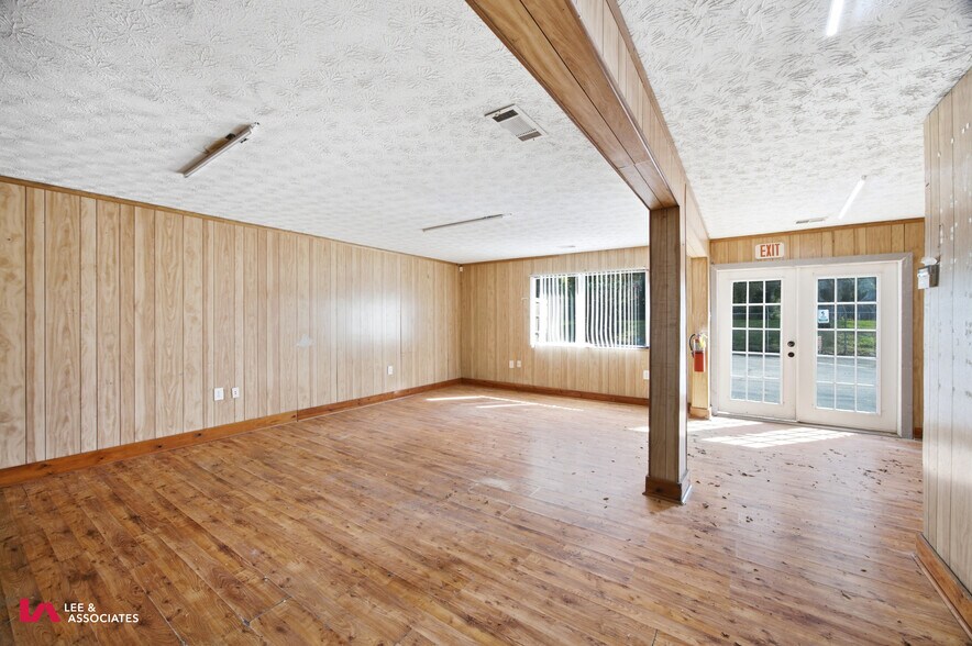 More Photos Of 9135 S Main St, Jonesboro Light Manufacturing For Sale