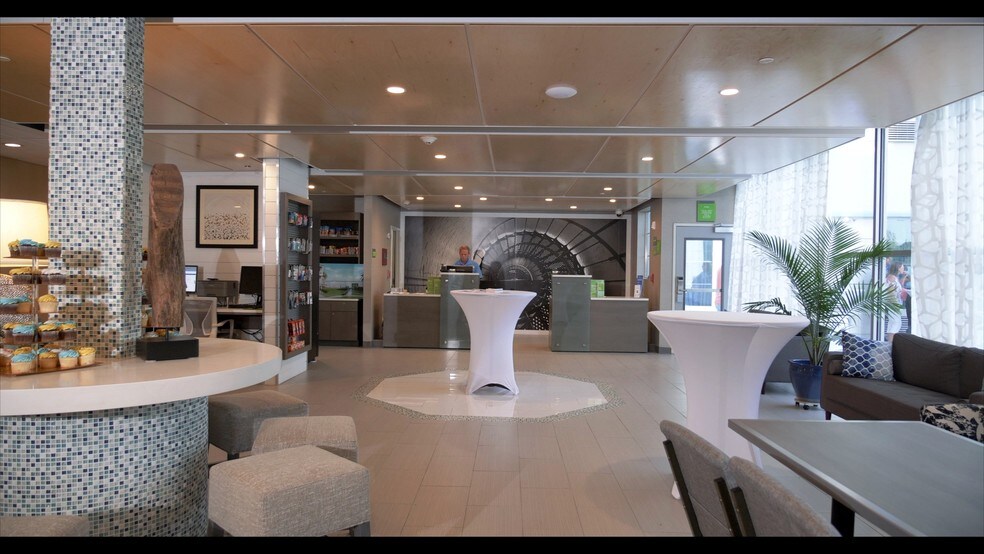 More Photos Of 215 Anastasia Blvd, Saint Augustine Hotel For Sale