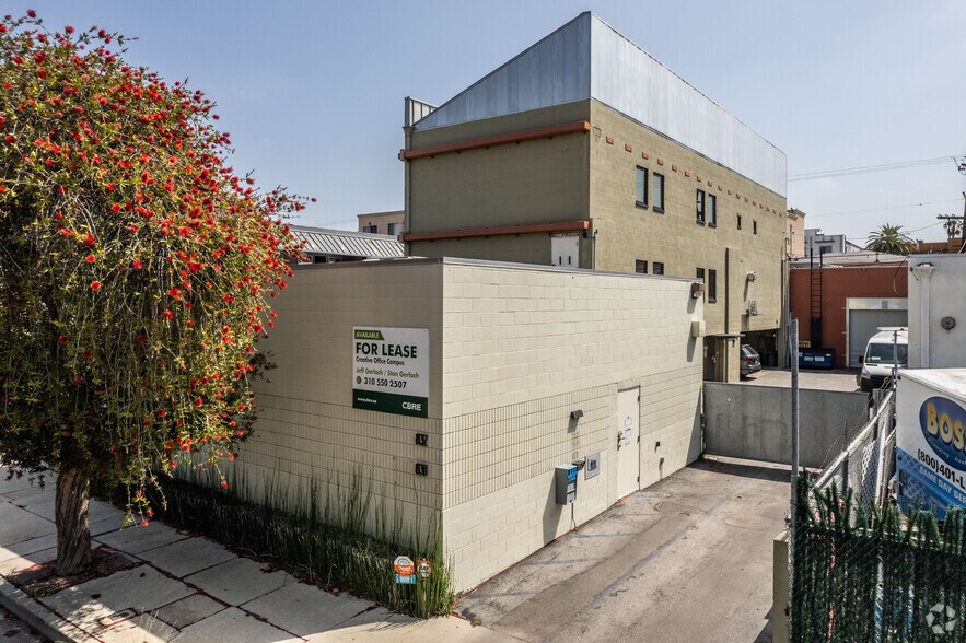 Primary Photo Of 830 Seward St, Los Angeles Light Manufacturing For Lease