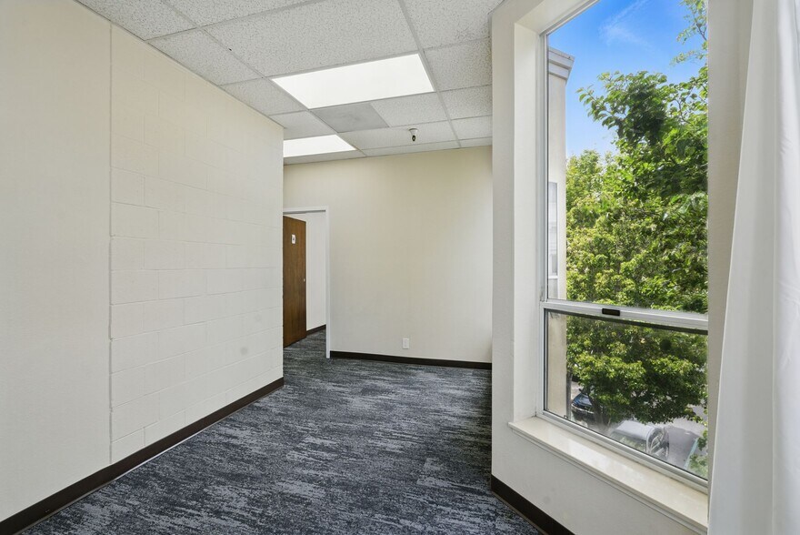 More Photos Of 301 Grand Ave, South San Francisco Office For Lease