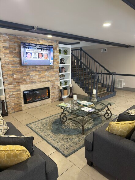 More Photos Of 135 The Lakes Blvd, Kingsland Hotel For Sale