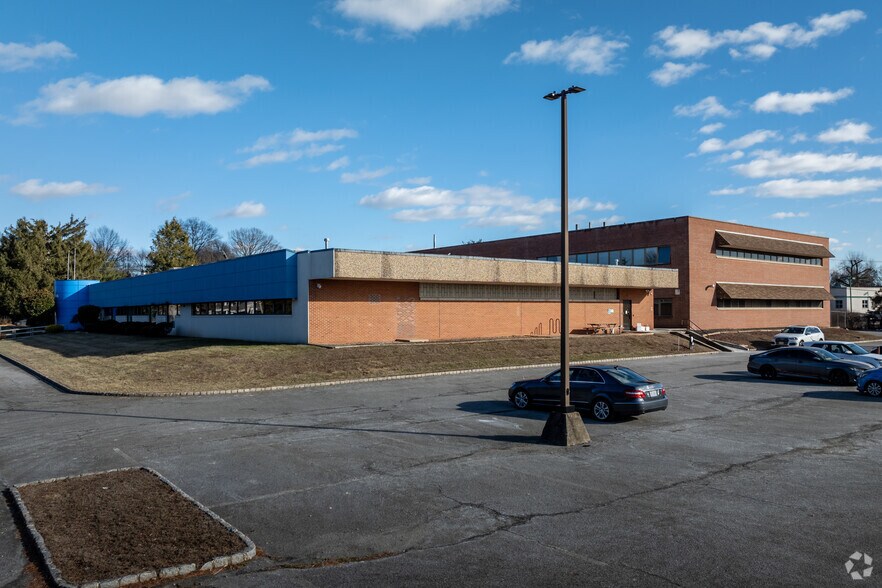 Primary Photo Of 3880 Park Ave, Edison Warehouse For Lease