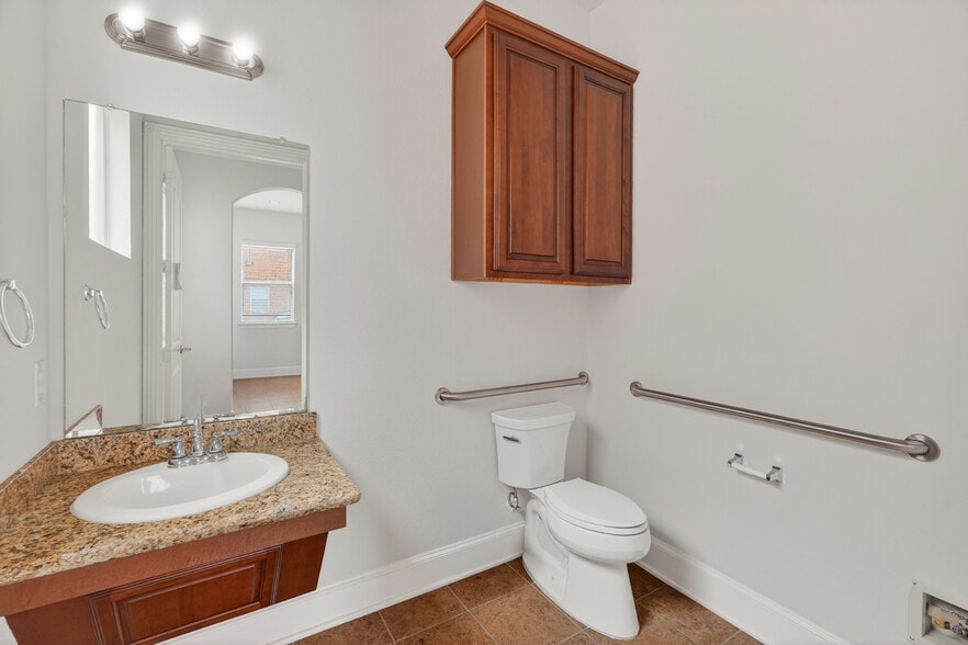 More Photos Of 25511 Budde Rd, The Woodlands Office For Sale