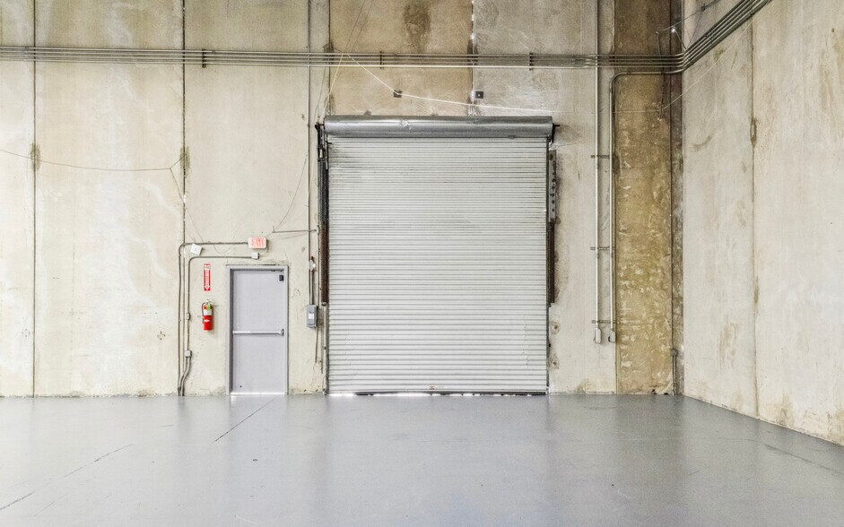 More Photos Of 6900 Woolworth Rd, Shreveport Warehouse For Sale