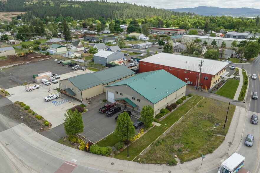 More Photos Of 3606 E Wellesley Ave, Spokane Service For Lease