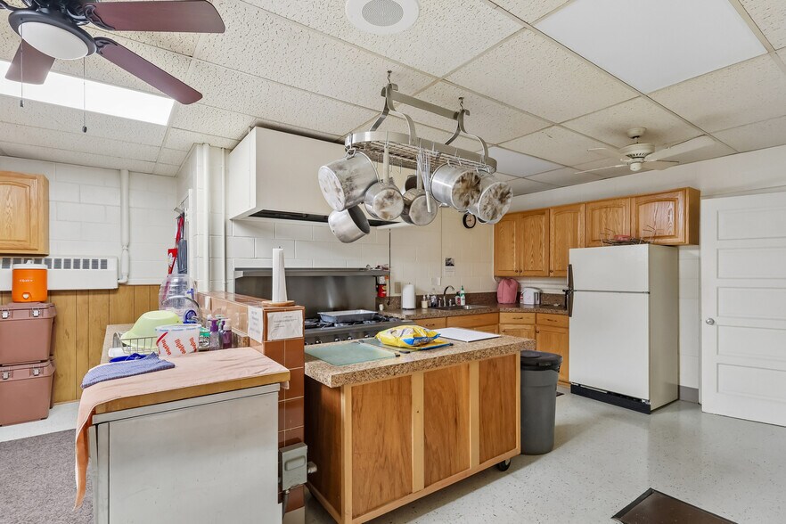 More Photos Of 4323 Douglas Ave, Des Moines Religious Facility For Sale