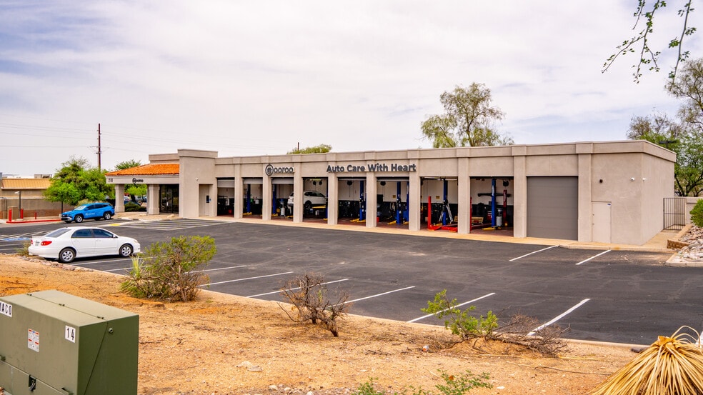 More Photos Of 210 W MaGee Rd, Tucson Auto Repair For Sale