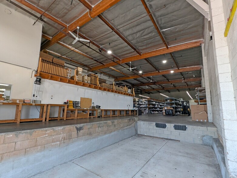 More Photos Of 2829 N San Fernando Rd, Los Angeles Warehouse For Lease