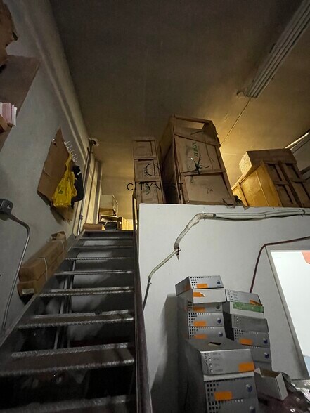 More Photos Of 5410 3rd Ave, Brooklyn Auto Repair For Lease