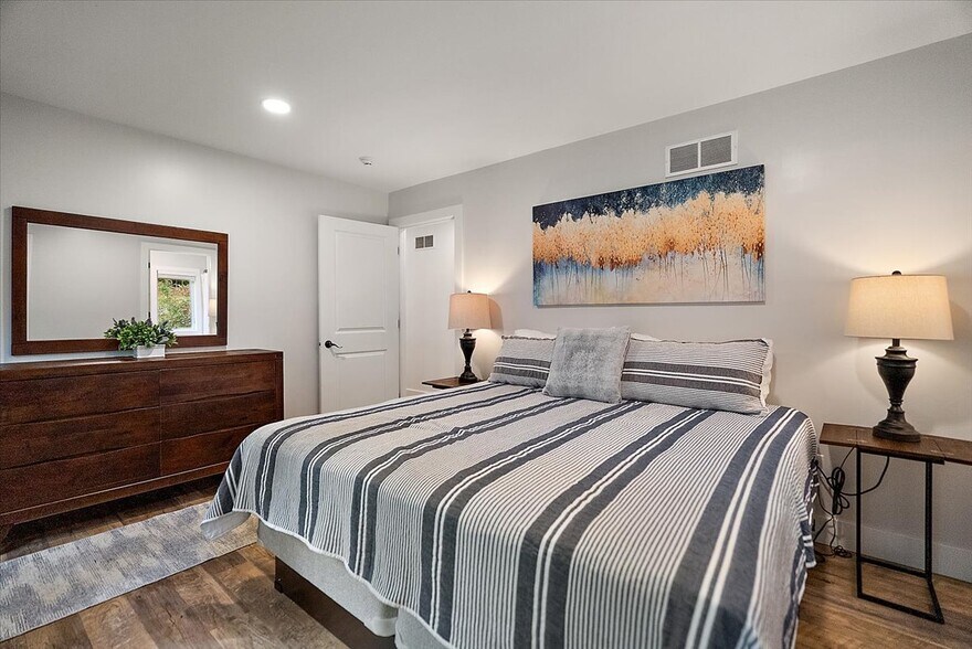 More Photos Of 3943 N Skookum Rd, Luther Hotel For Sale