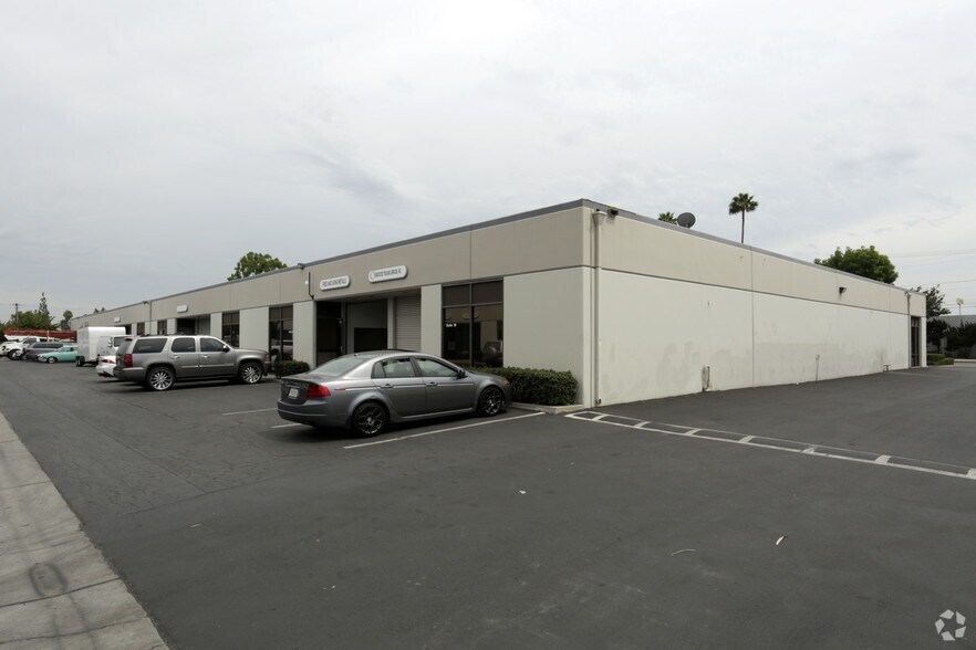 More Photos Of 11823 Slauson Ave, Santa Fe Springs Light Manufacturing For Lease