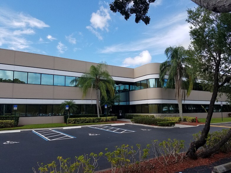 More Photos Of 440 Sawgrass Corporate Pky, Sunrise Office For Sale