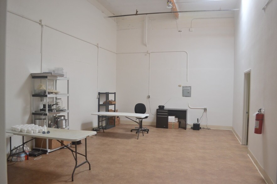 More Photos Of 1130 Industrial Ave, Petaluma Light Manufacturing For Sale