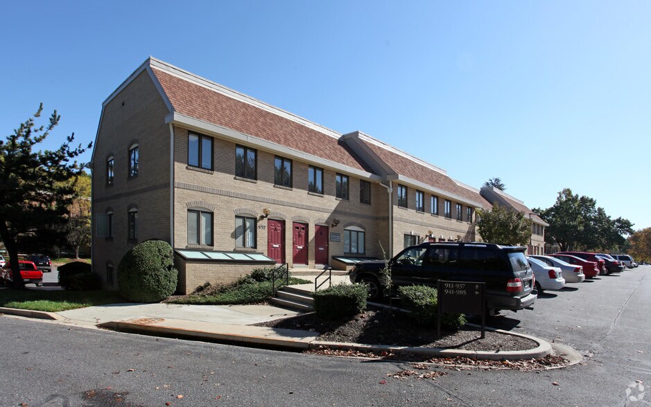 More Photos Of 931-947 Russell Ave, Gaithersburg Medical For Lease