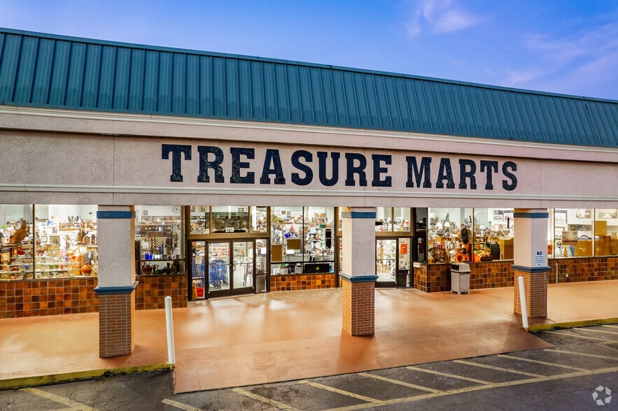 More Photos Of 2700-2738 W Old Highway 441, Mount Dora Unknown For Lease