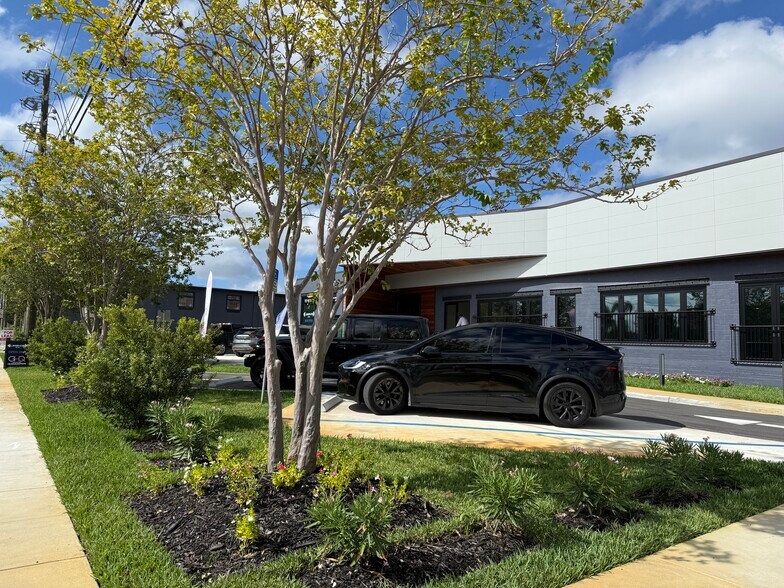 More Photos Of 2233 3rd Ave S, Saint Petersburg Flex For Lease