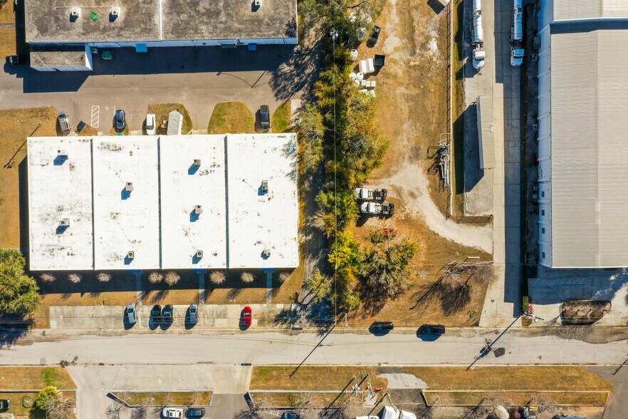 More Photos Of 1555 Sunshine Dr, Clearwater Warehouse For Sale