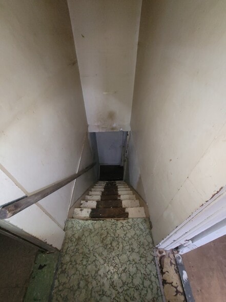 More Photos Of 1823 W 8th St, Muncie Multifamily For Sale