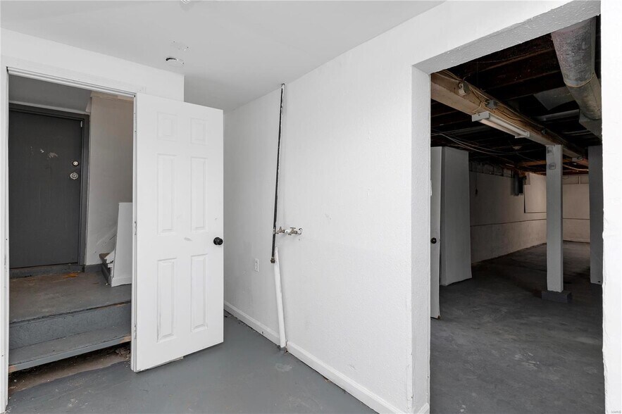 More Photos Of 7228 West Florissant Ave, Jennings Office For Sale
