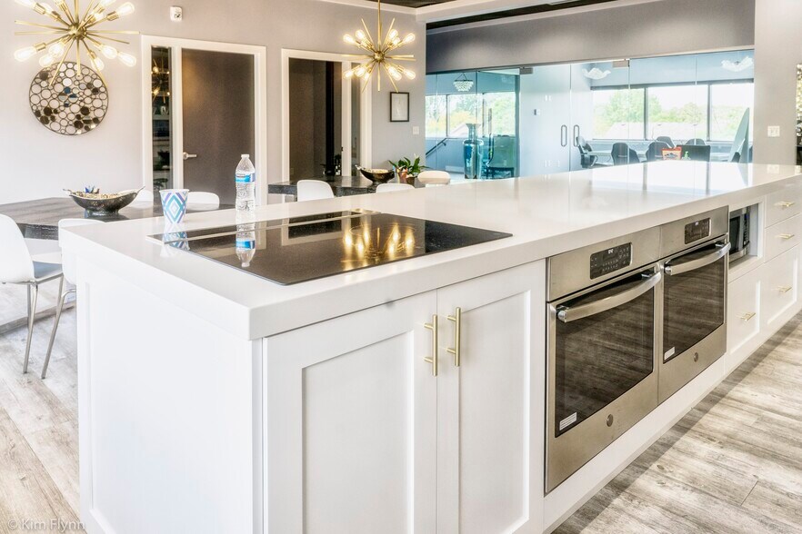 More Photos Of 333 W 2230 N, Provo Office For Sale