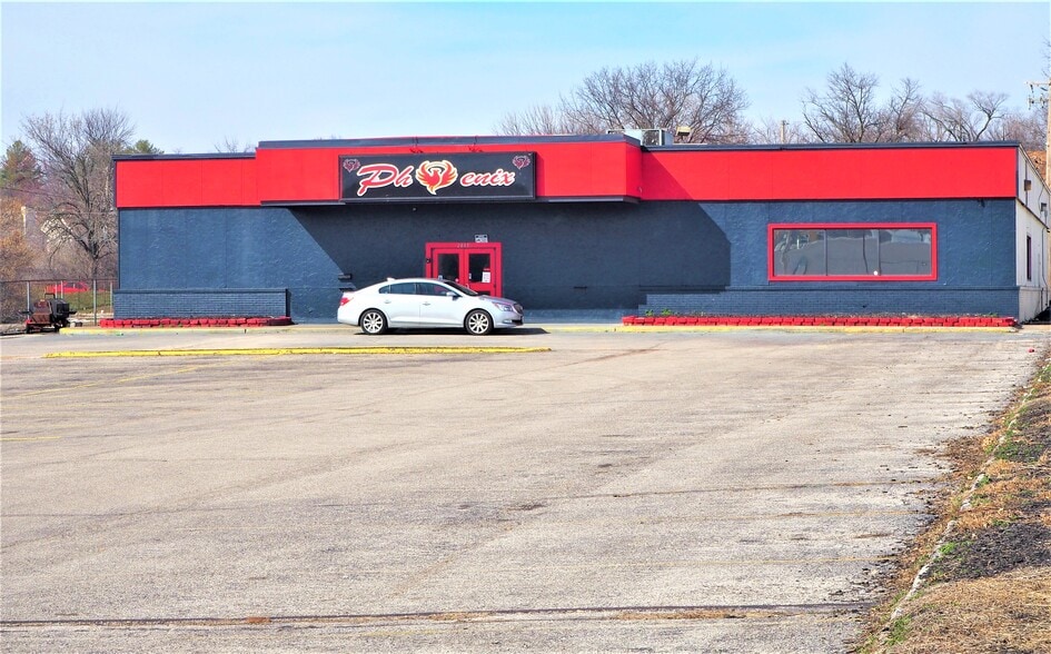 More Photos Of 2805 Target Dr, Saint Louis Restaurant For Sale