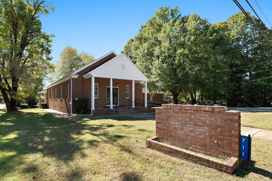 More Photos Of 711 Holt St, Mebane Religious Facility For Sale