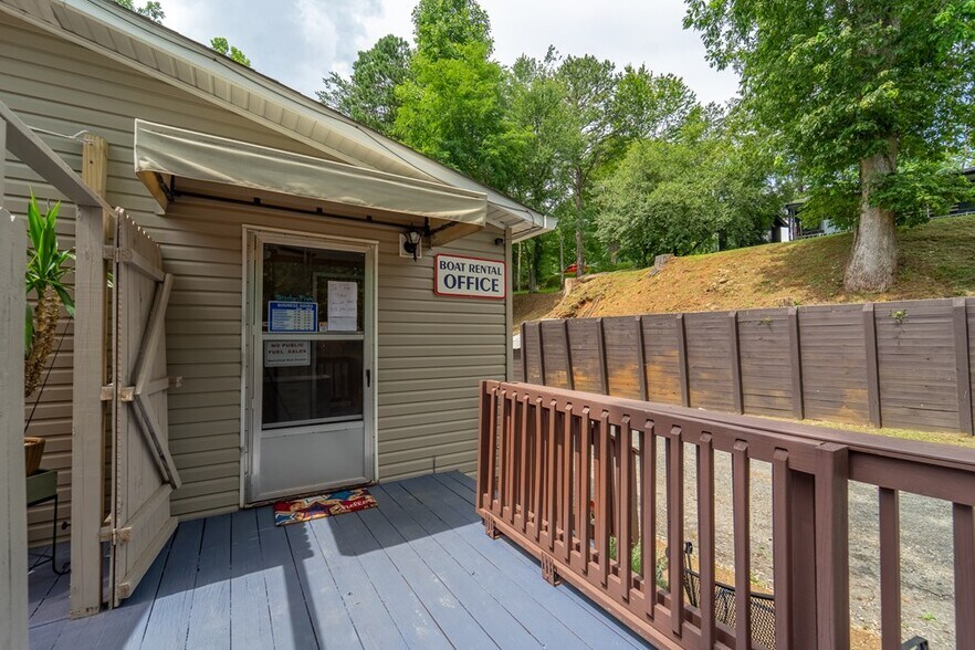 More Photos Of 270 Deyton Camp Rd, Robbinsville Marina For Sale