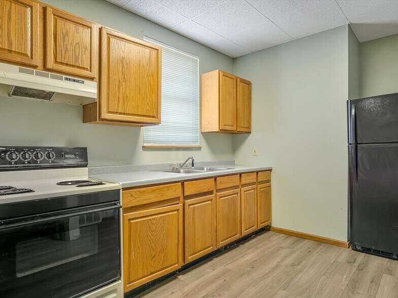 More Photos Of 200 N Main St, Dupo Specialty For Sale