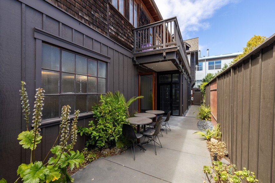 More Photos Of 5500 Doyle St, Emeryville Office For Lease