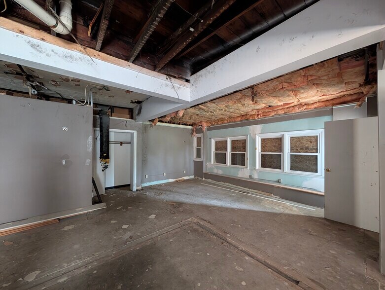 More Photos Of 2430-2440 Bowser Ave, Fort Wayne Apartments For Sale