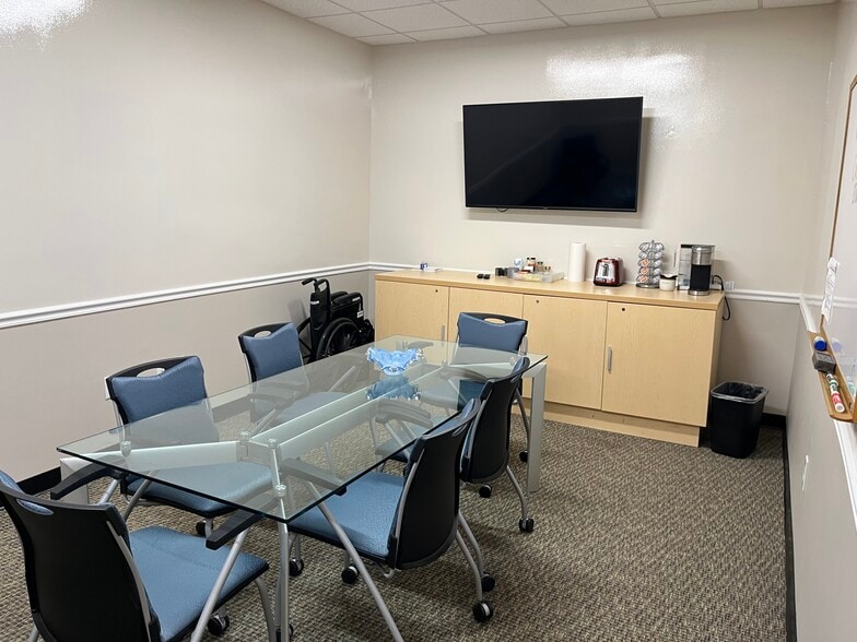 More Photos Of 1091 Pemberton Hill Rd, Apex Medical For Lease