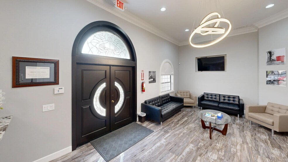 More Photos Of 5835 US Highway 98 S, Lakeland Medical For Lease