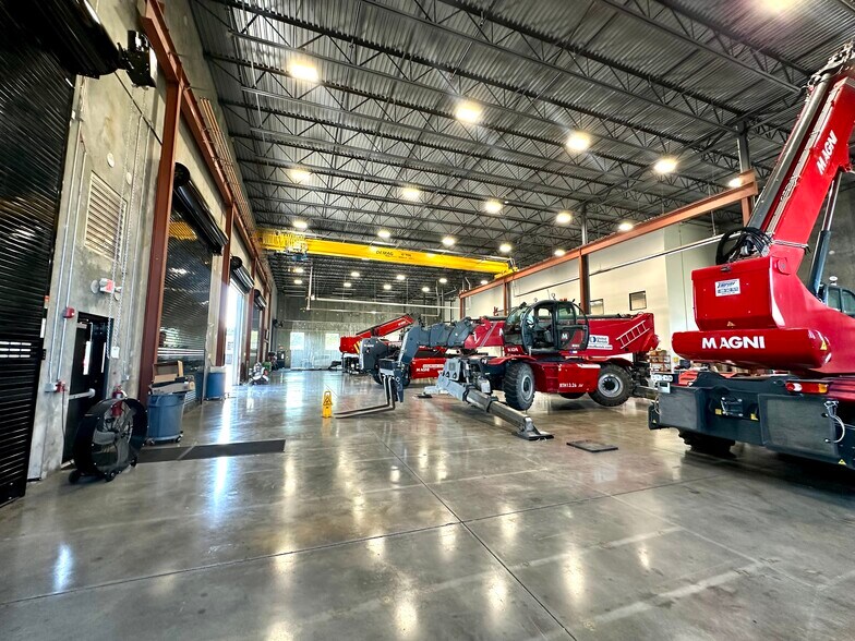 More Photos Of 651 N Michigan Ave, Kenilworth Service For Lease